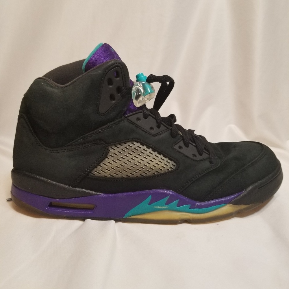 Nike Air Jordans 5 Retro Black Grape size 11.5